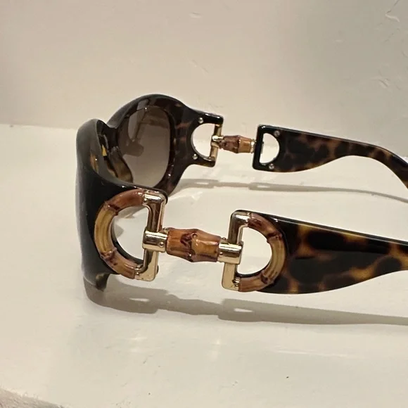 Gucci Tortoiseshell Brown and Gold Logo Oversized Sunglasses - Picture 2 of 6